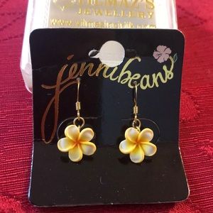 Beautiful plumeria flower earrings